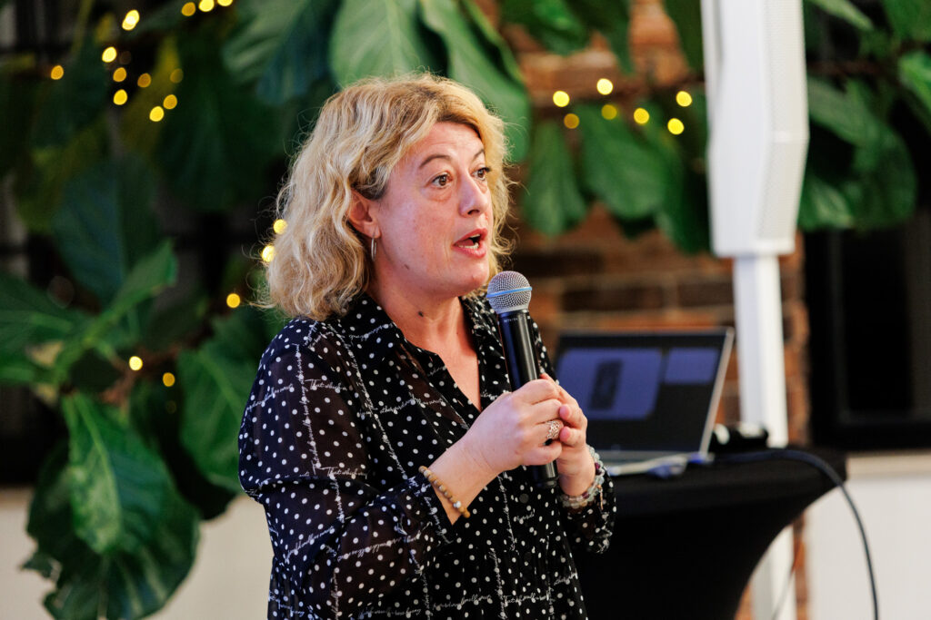 6572ea6944e73b7f316f90aa Ana Ivandic 1